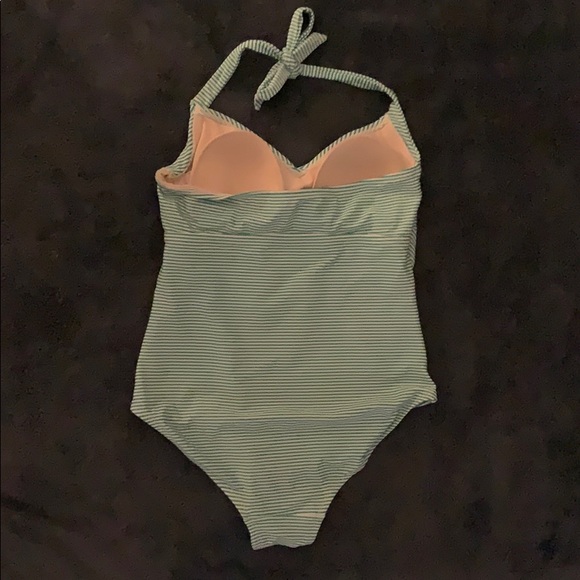 Women’s One Piece Swimsuit - Picture 3 of 4